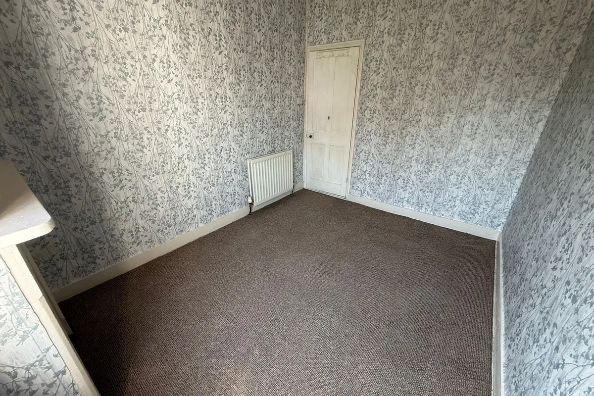 Room Avenue Road in Gosport