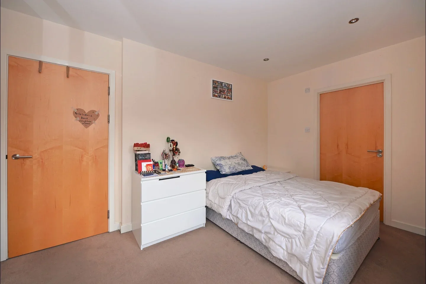 Flat London Road in Greater London