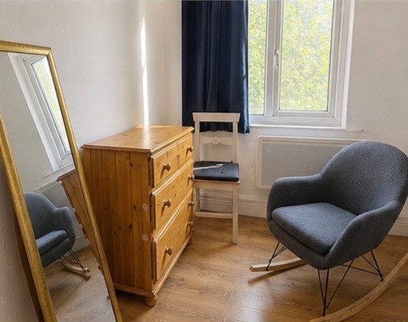 Room Eastern Avenue in Greater London