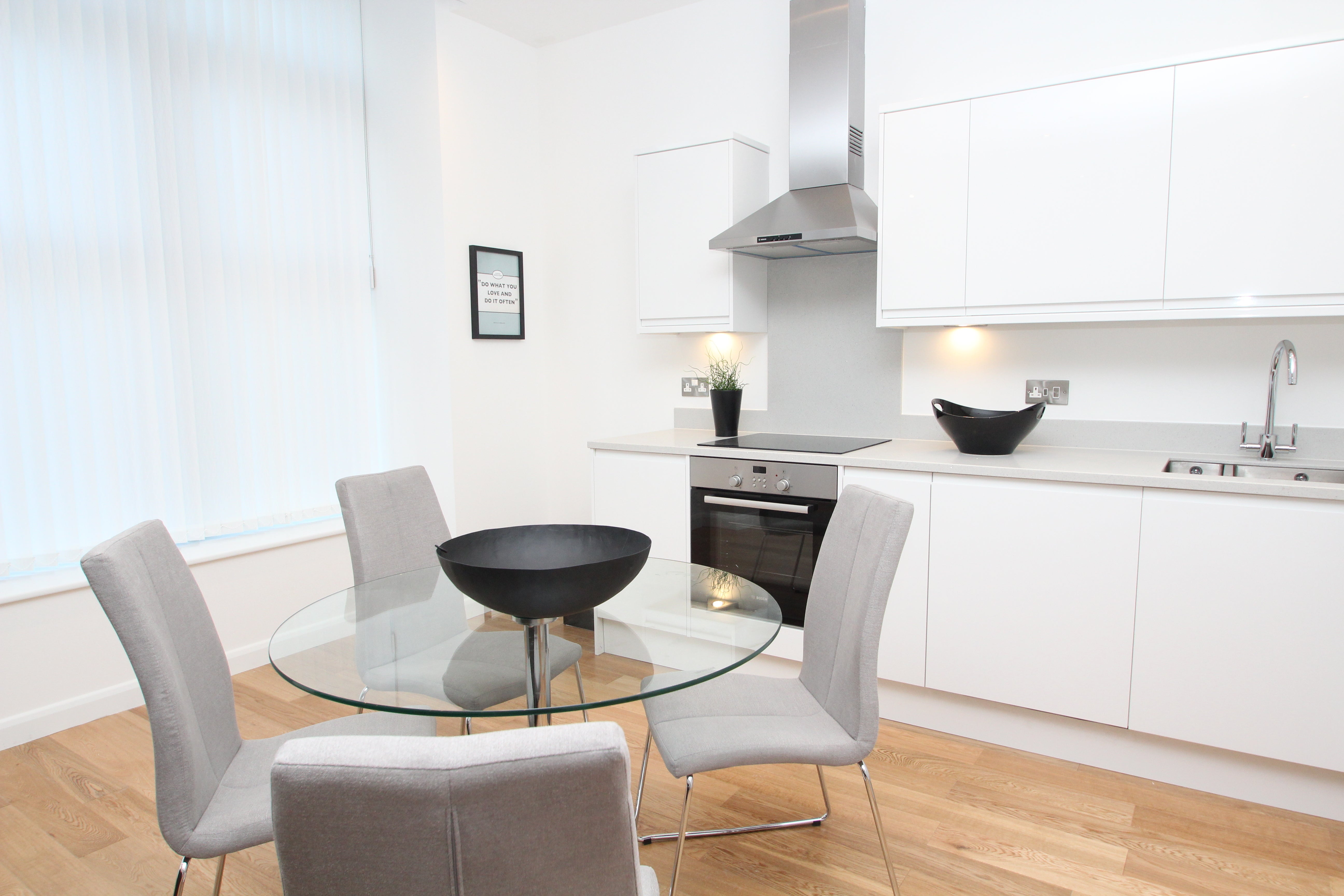 Flat Lansdowne Road in Greater London
