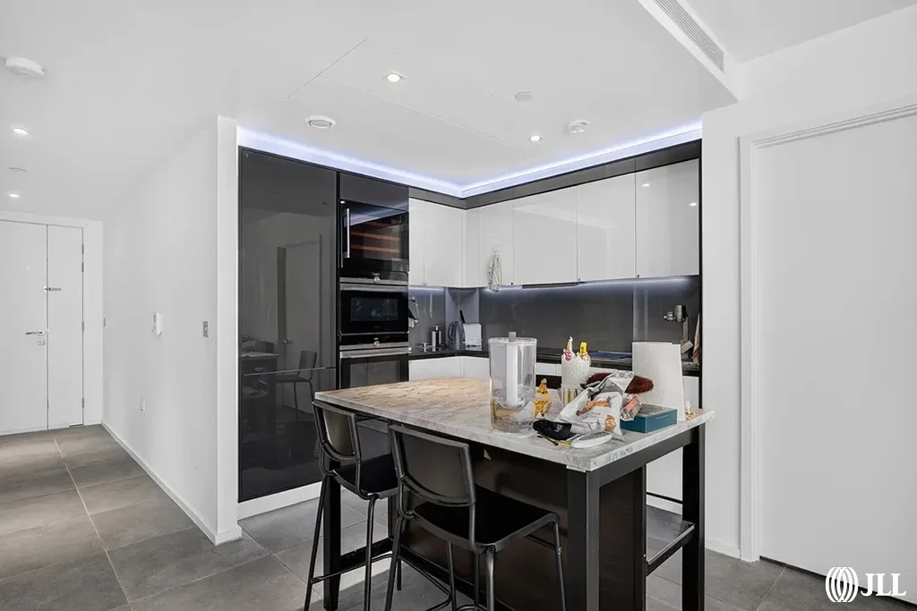 Flat Burdett Road in Greater London