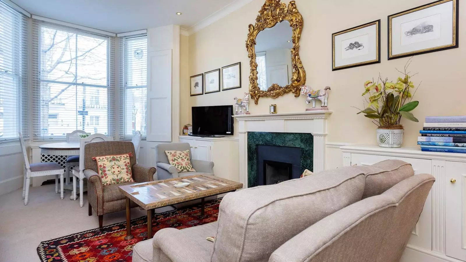 Flat Sheffield Terrace in Greater London