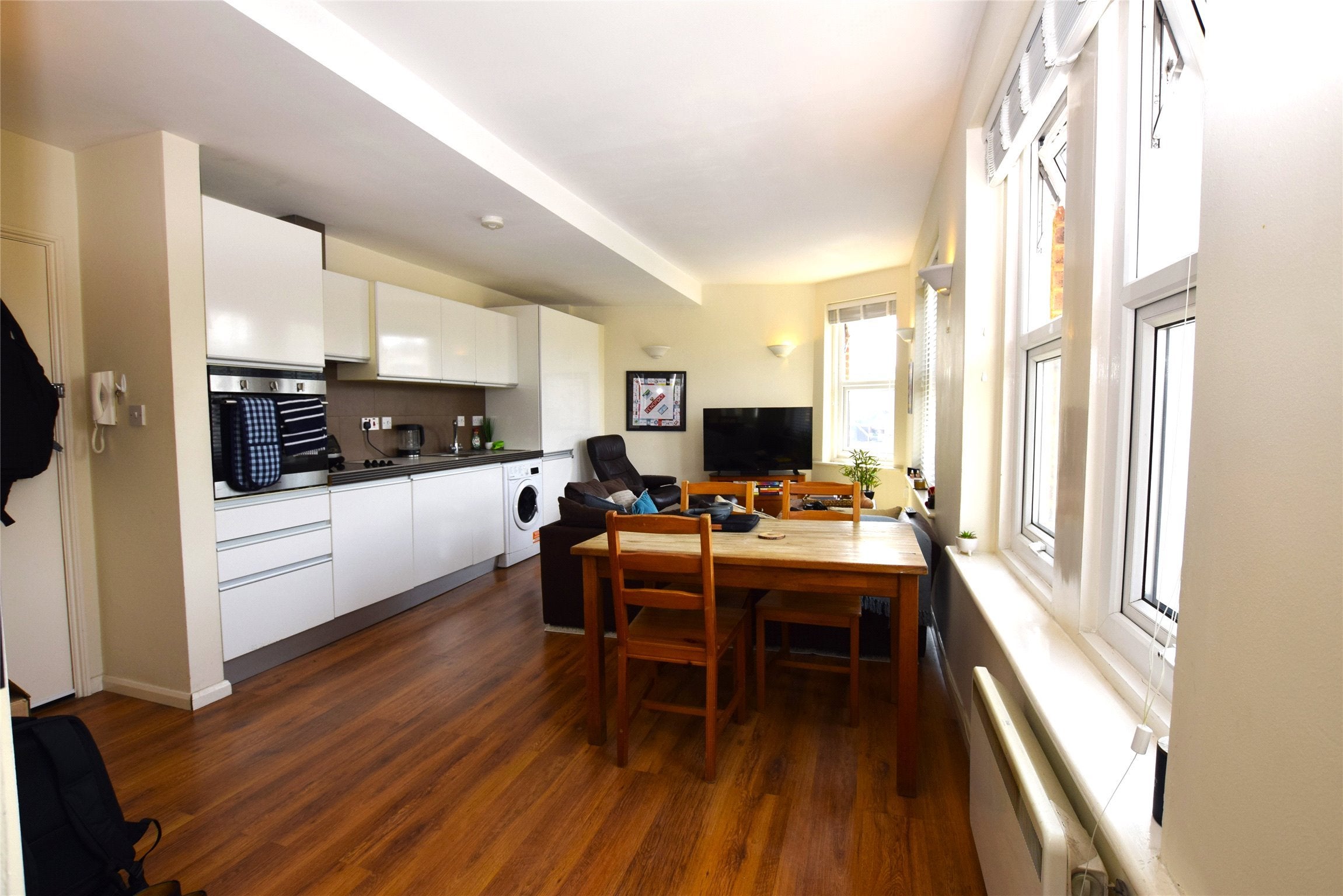 Flat Wimbledon Park Road in Greater London