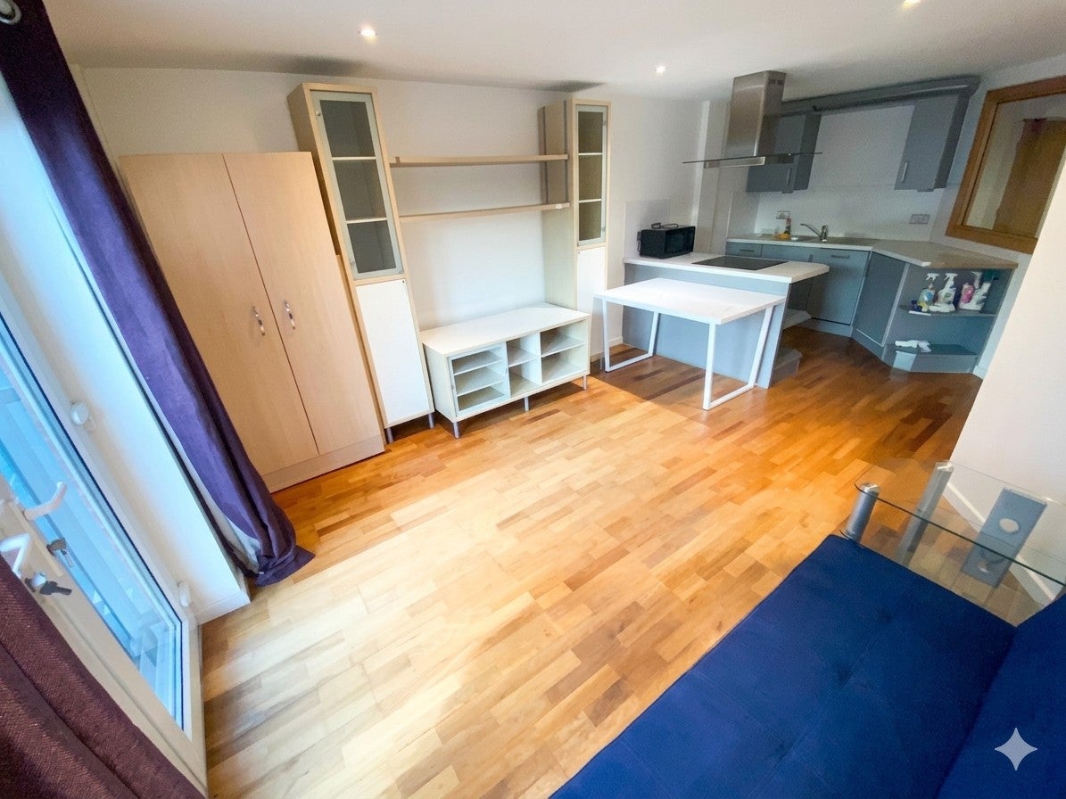 Flat Rutherford Street in Newcastle upon Tyne