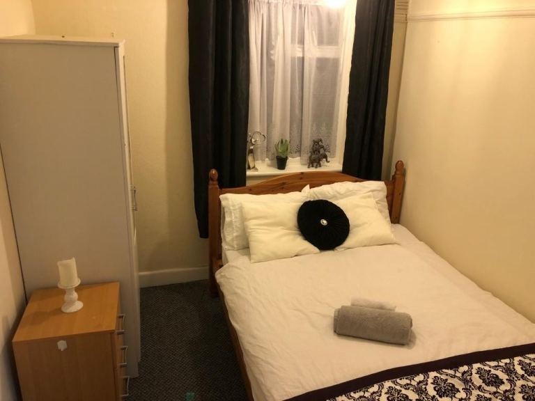 Room Amberley Way in Greater London