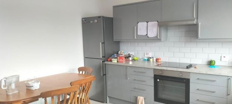 Room Amberley Way in Greater London