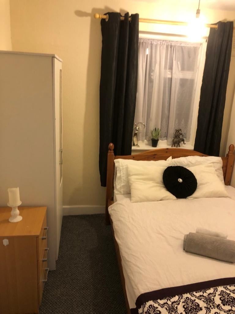 Room Amberley Way in Greater London
