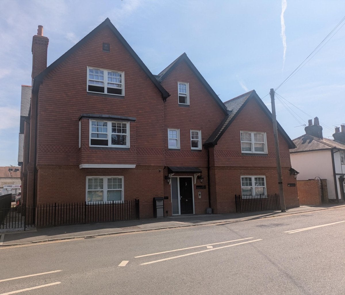Flat Woodfield Lane in Mole Valley