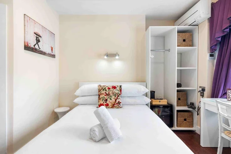 Room Oriental Place in Brighton