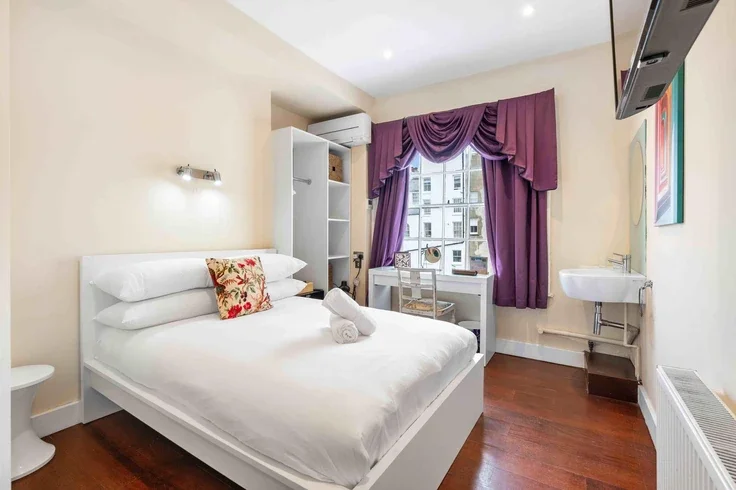 Room Oriental Place in Brighton