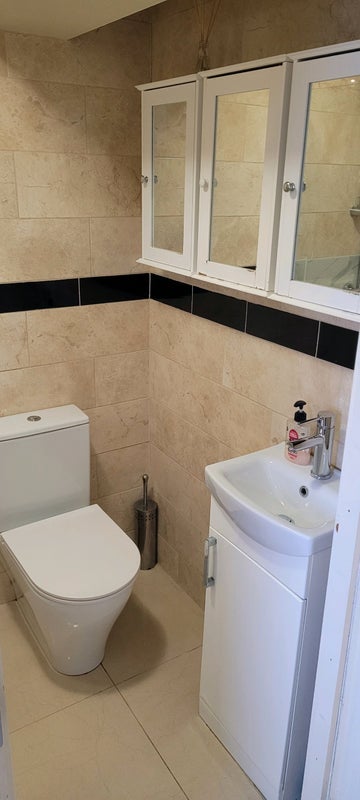 Room Dunsfold Way in Greater London