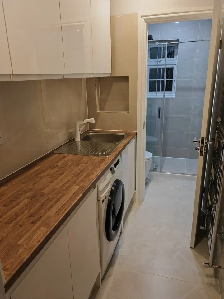 Room Anmer Close in Reigate and Banstead