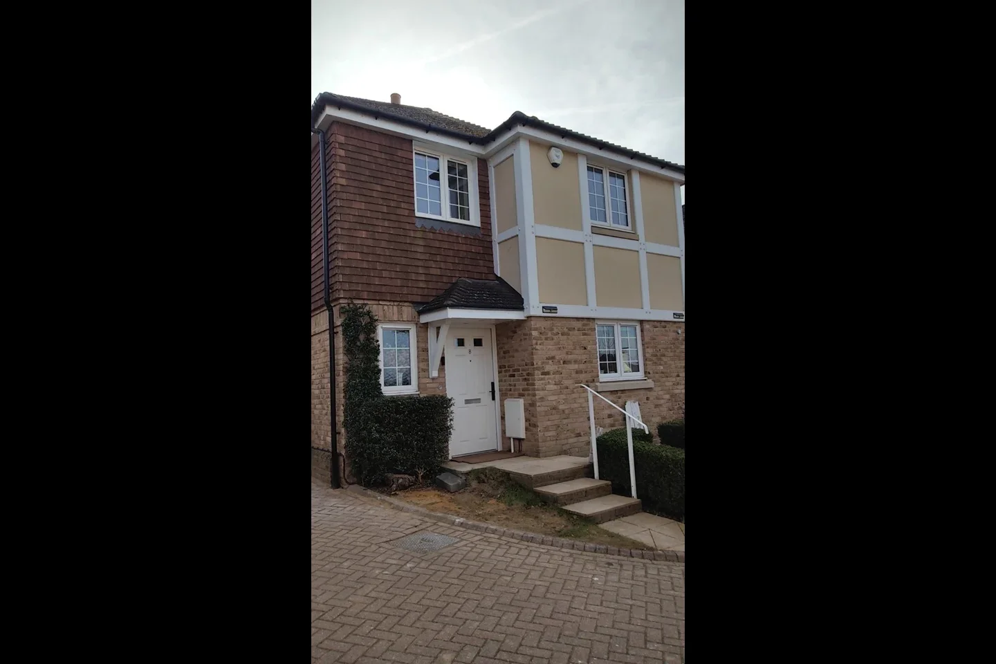 Room Anmer Close in Reigate and Banstead