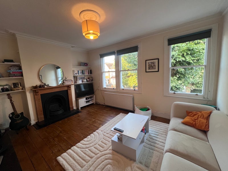 Room Hamilton Road in Greater London