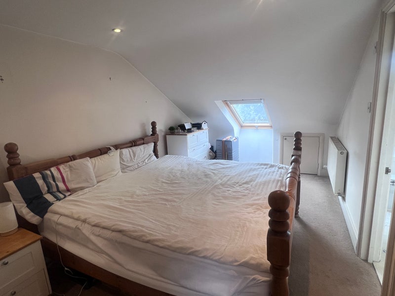 Room Hamilton Road in Greater London