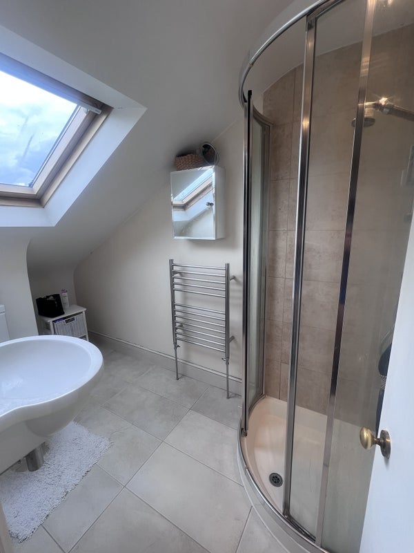 Room Hamilton Road in Greater London