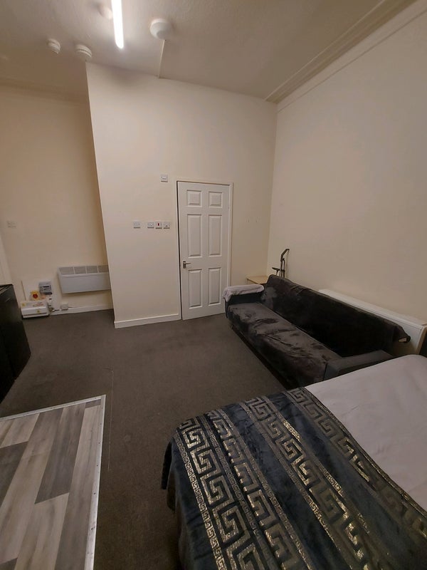 Flat Clevedon Road in Blackpool
