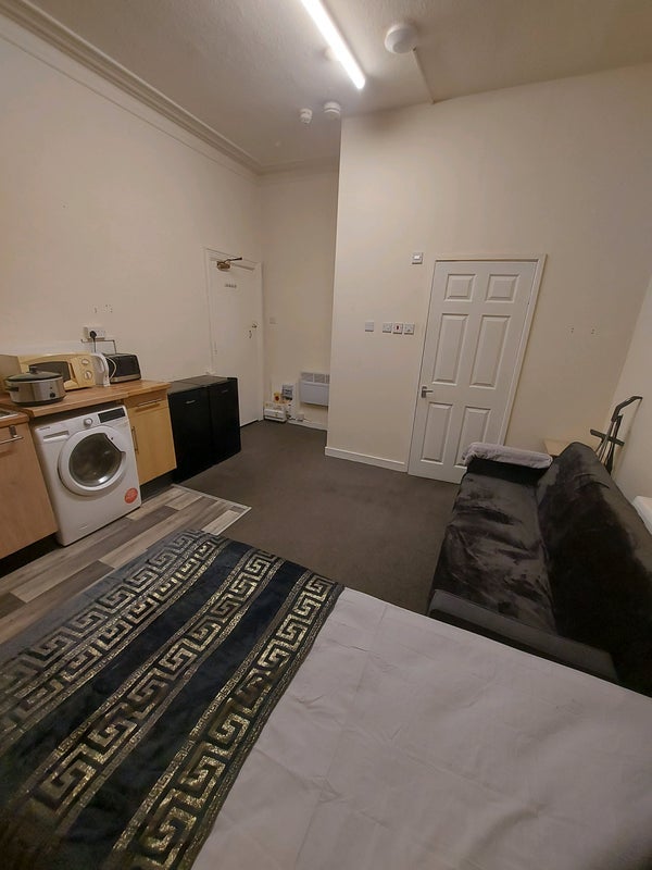 Flat Clevedon Road in Blackpool