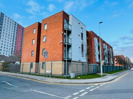 Flat Ordsall Lane in Salford