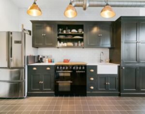 Flat Heaton Road in Greater London
