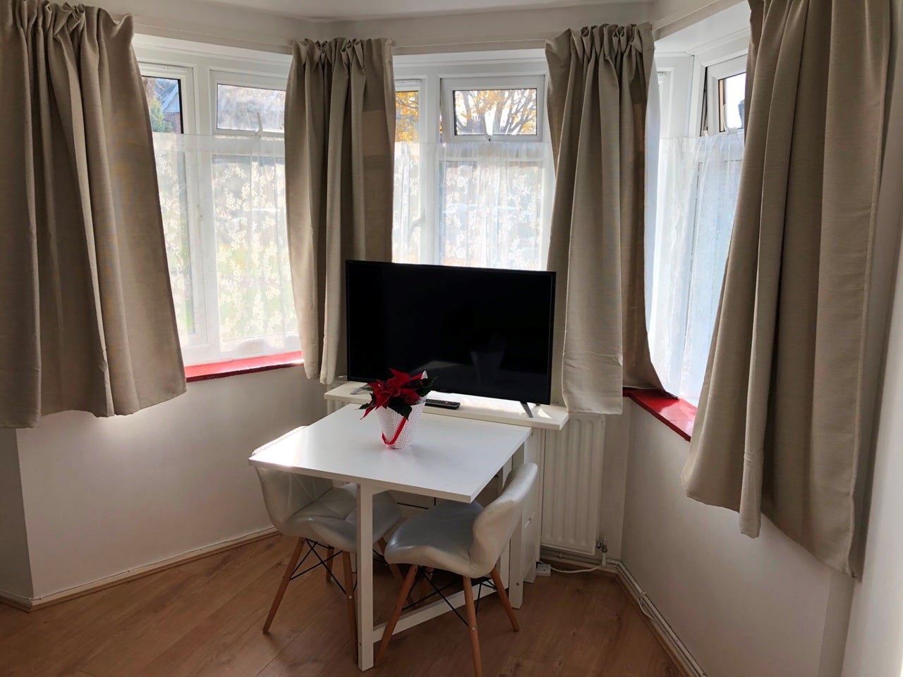Flat Oakley Avenue in Greater London