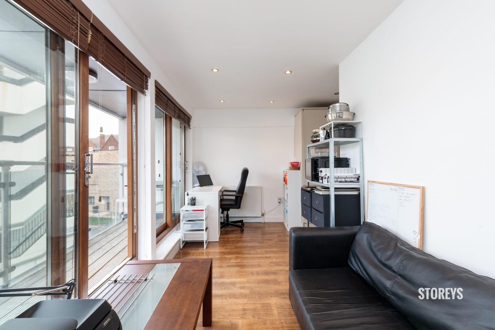 Flat Vallance Road in Greater London