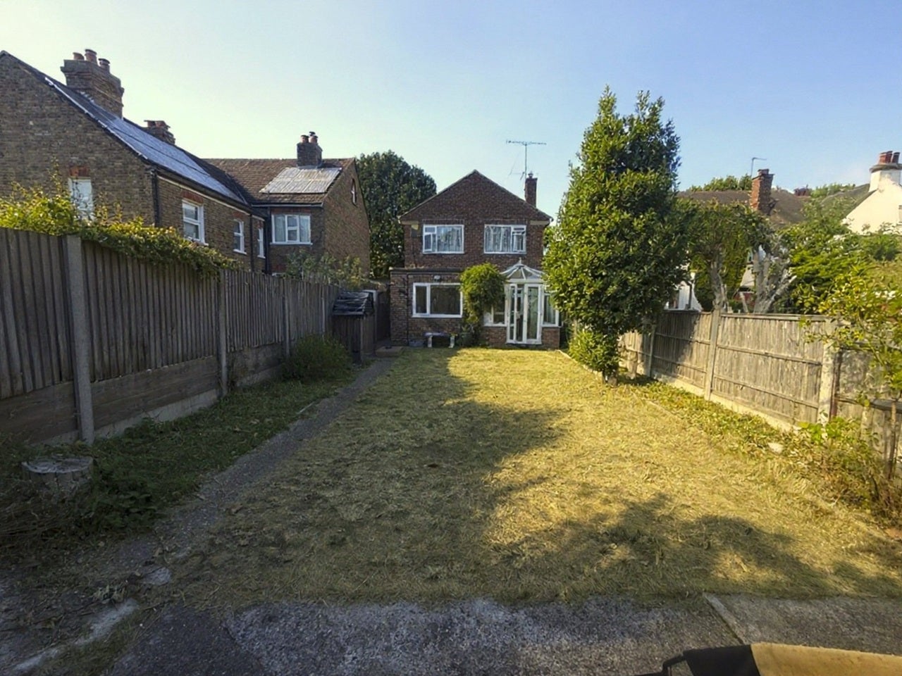 House Hanworth Road in Greater London