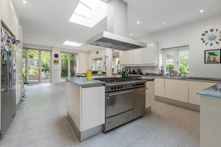 Flat Ormond Road in Greater London