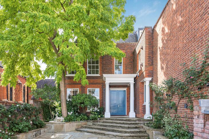 Flat Ormond Road in Greater London