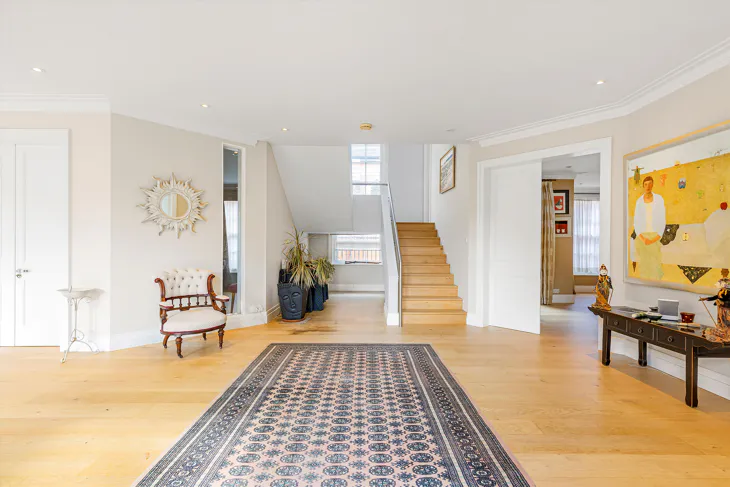 Flat Ormond Road in Greater London