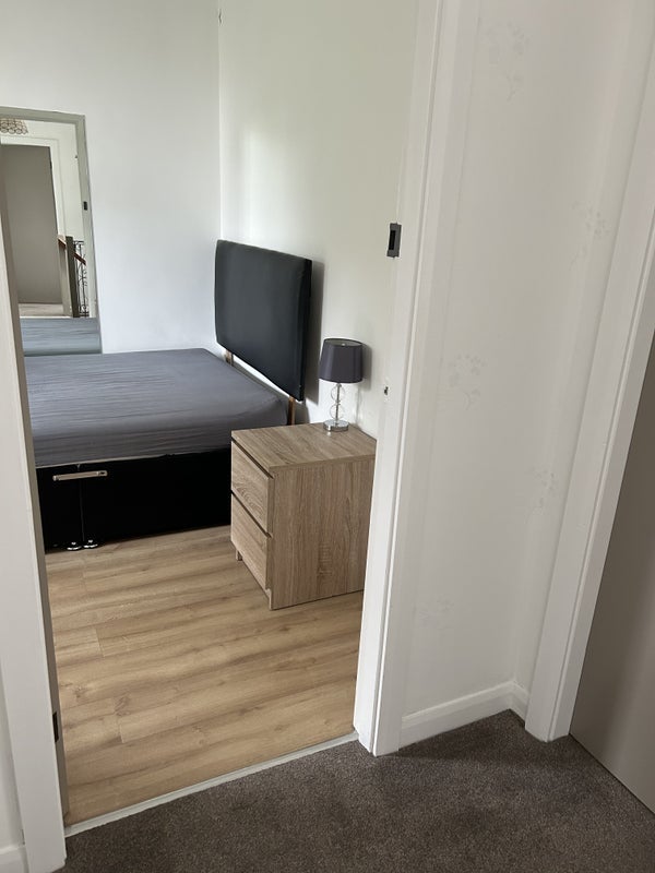 Room Mount Park Court in Liverpool