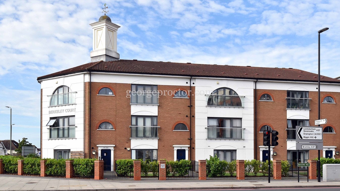 Flat Masons Hill in Greater London