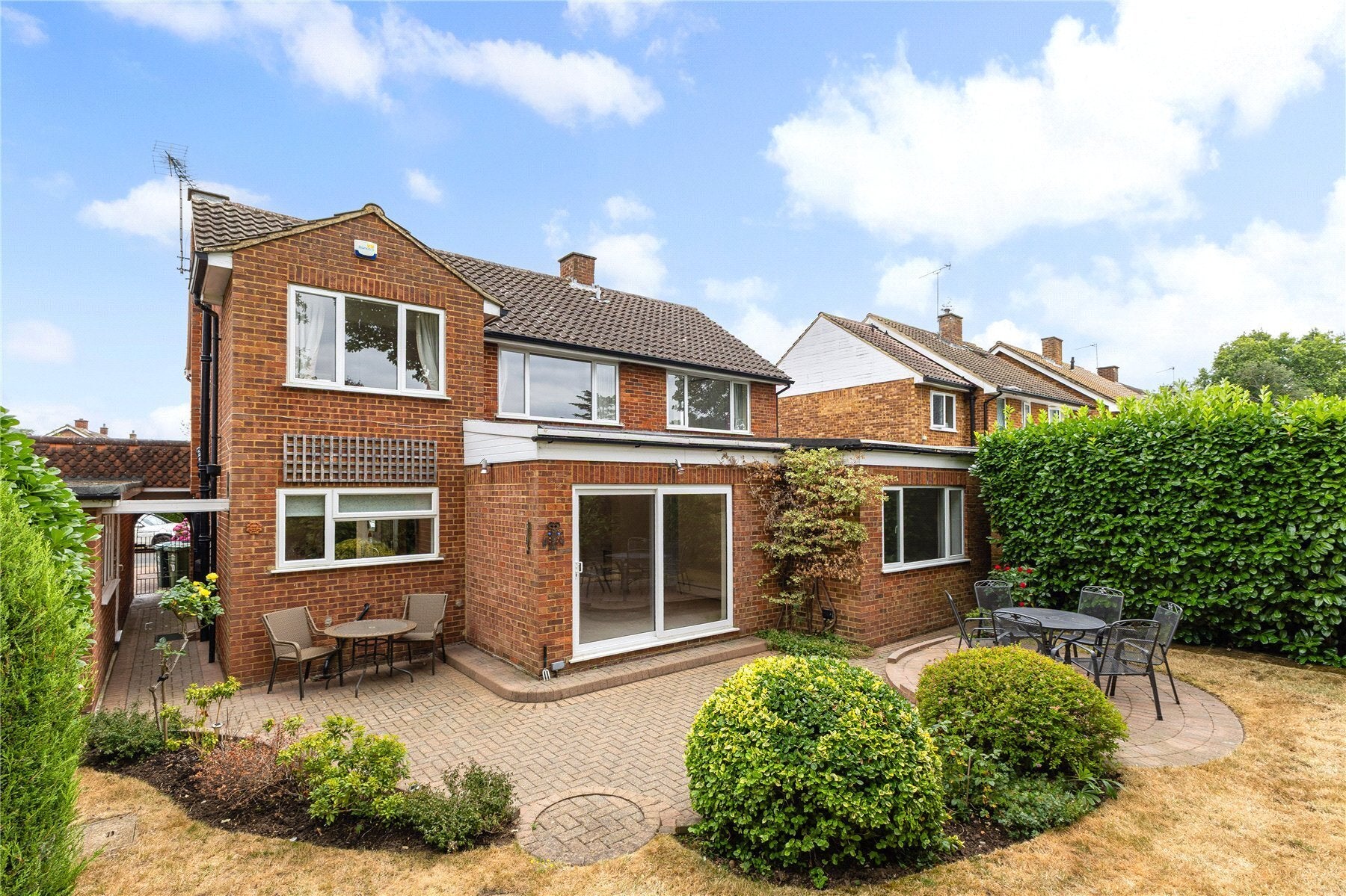 House Minsterley Avenue in Borough of Spelthorne