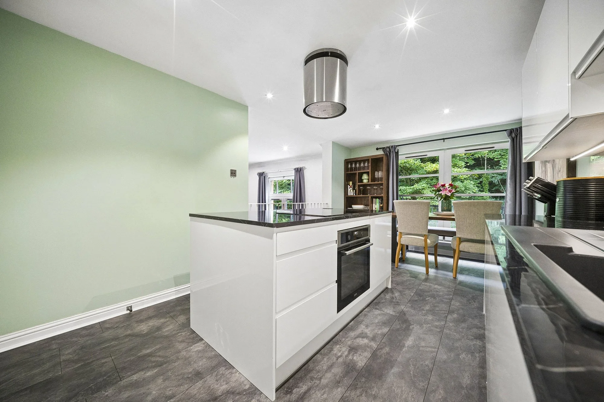Flat Coltbridge Millside in City of Edinburgh