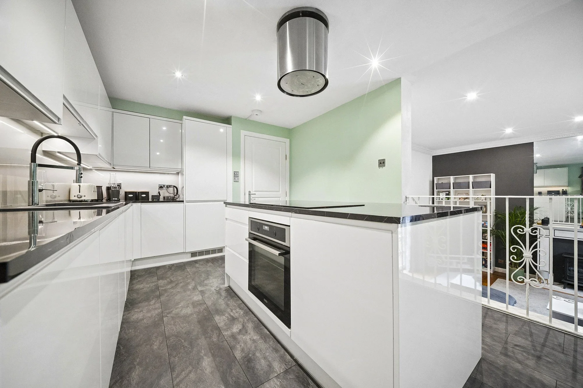 Flat Coltbridge Millside in City of Edinburgh