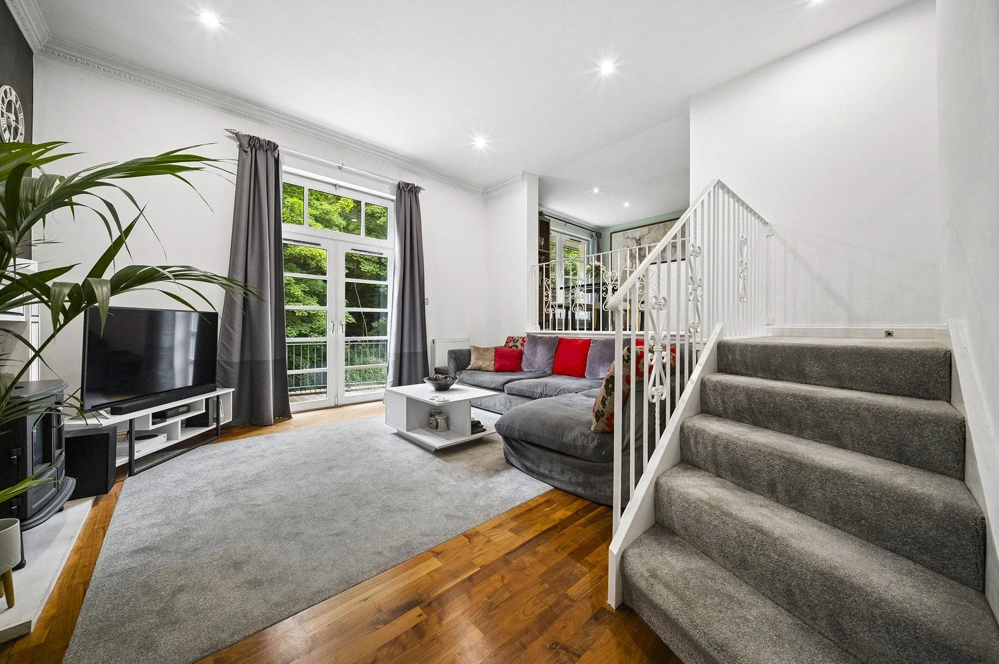 Flat Coltbridge Millside in City of Edinburgh