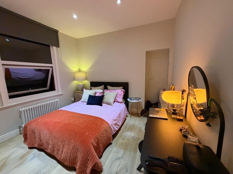Room Latimer Road in Greater London