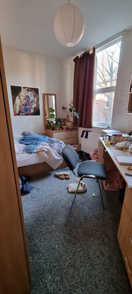 Flat Estcourt Avenue in Leeds