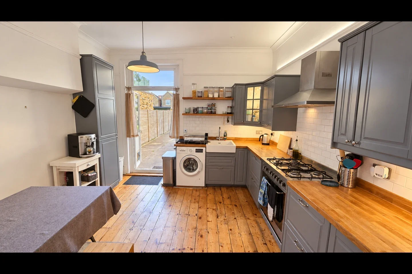 Flat Oliver Avenue in Greater London