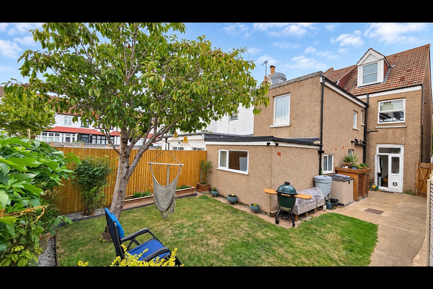 Flat Oliver Avenue in Greater London