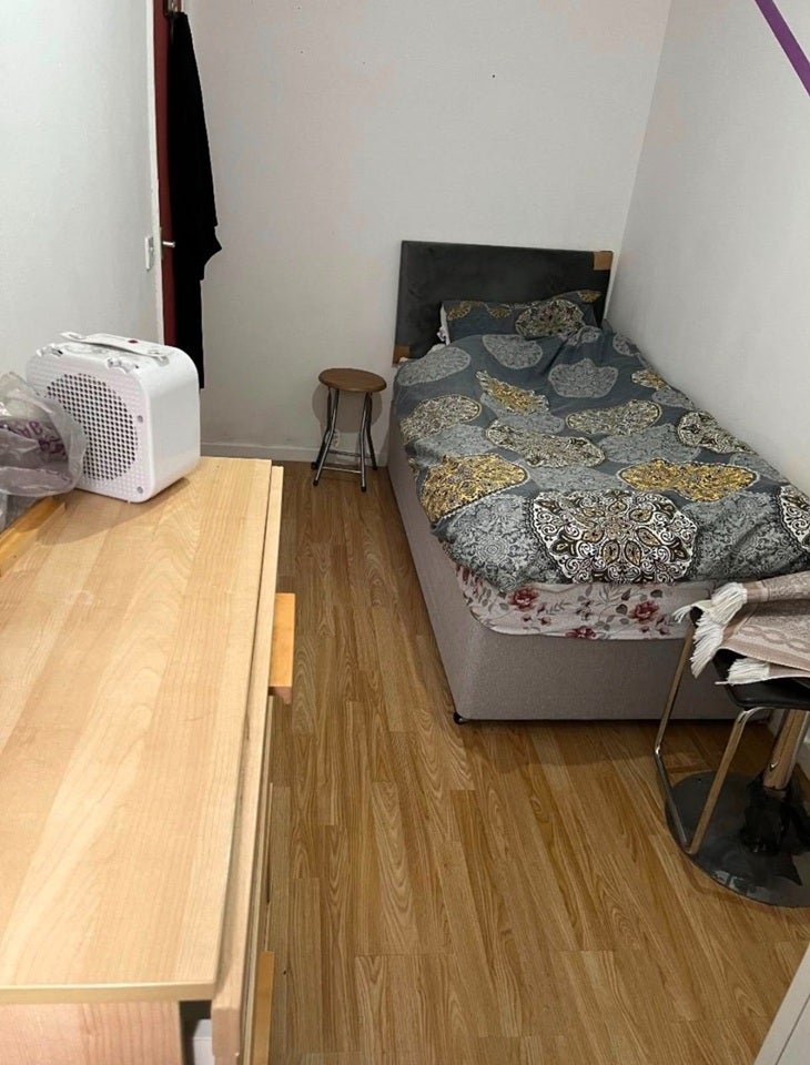 Room London Road in Greater London