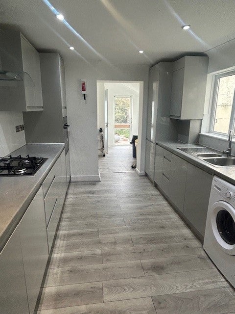 Flat Balmoral Road in Gillingham
