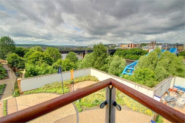 Flat Worsdell Drive in Gateshead