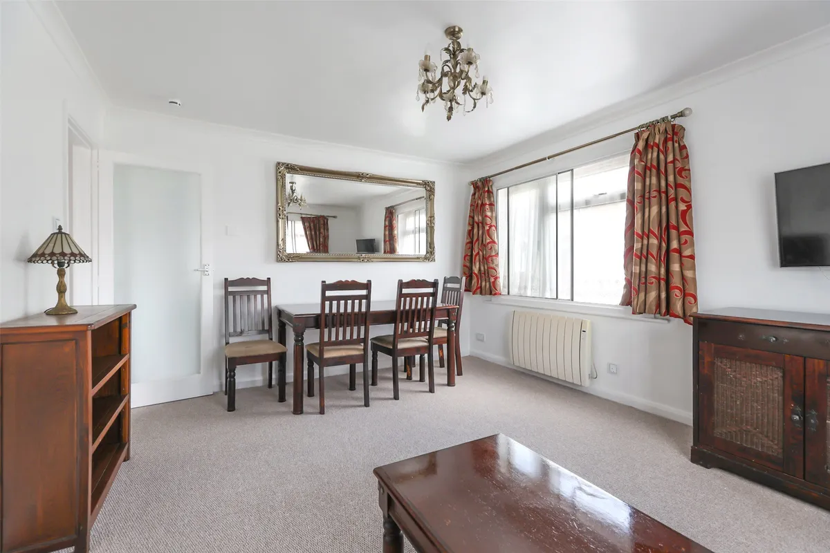 Flat Longbridge Road in Reigate and Banstead