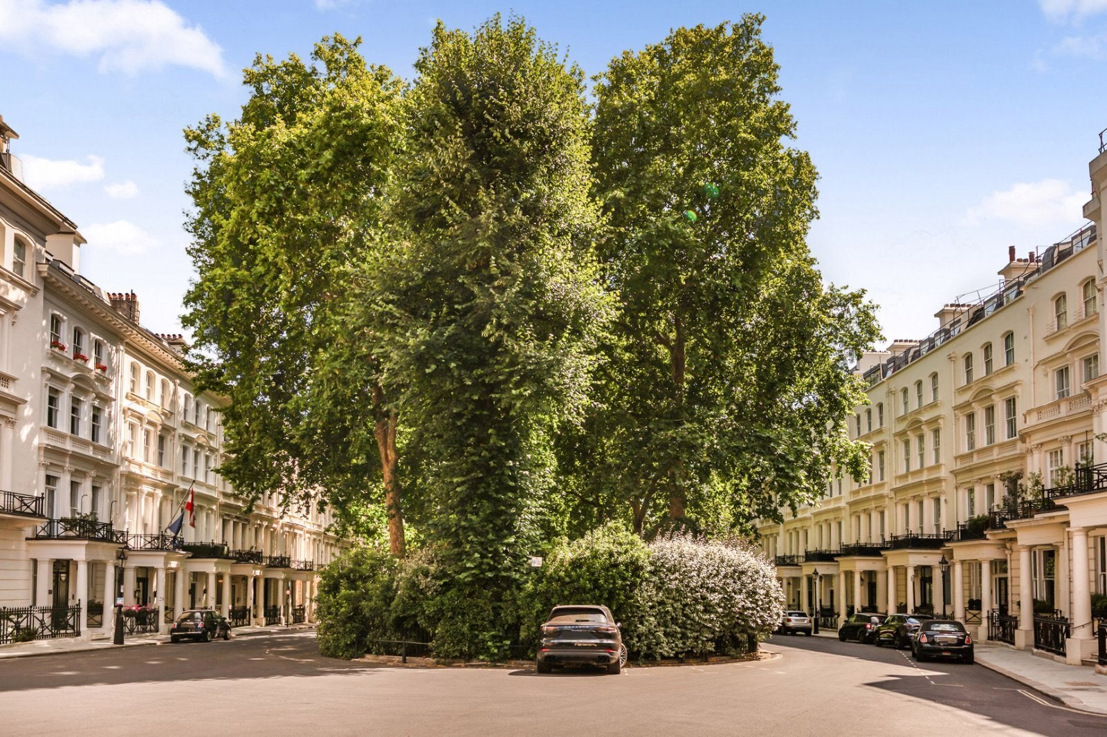 Flat Rutland Gate in City of Westminster
