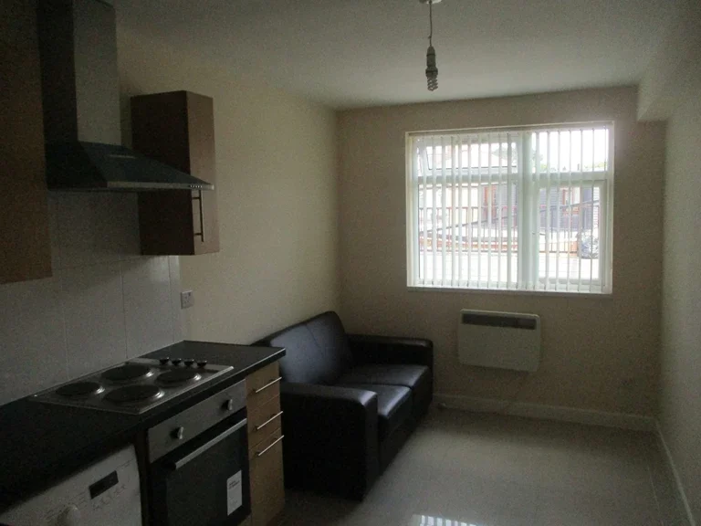 Flat Uxbridge Road in Greater London