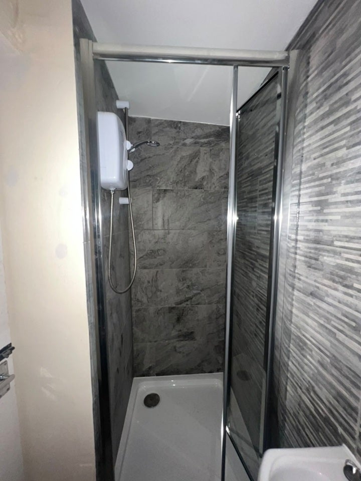 Flat Dawlish Road in Greater London