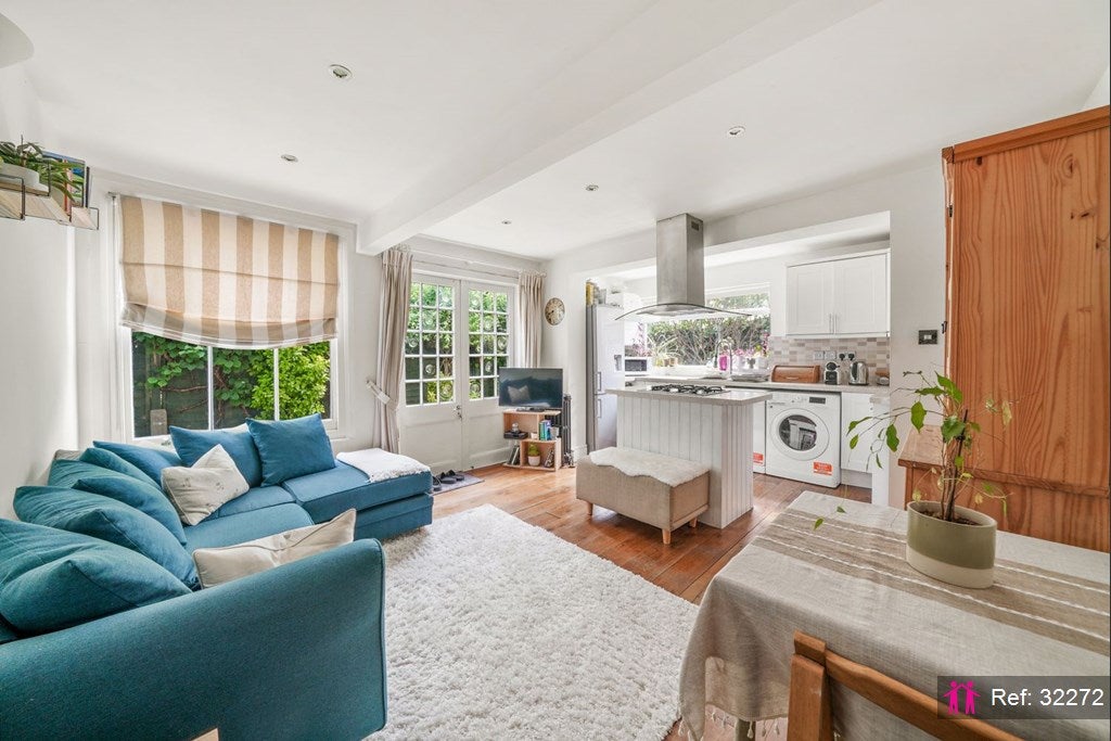 Flat Goldsboro' Road in Greater London
