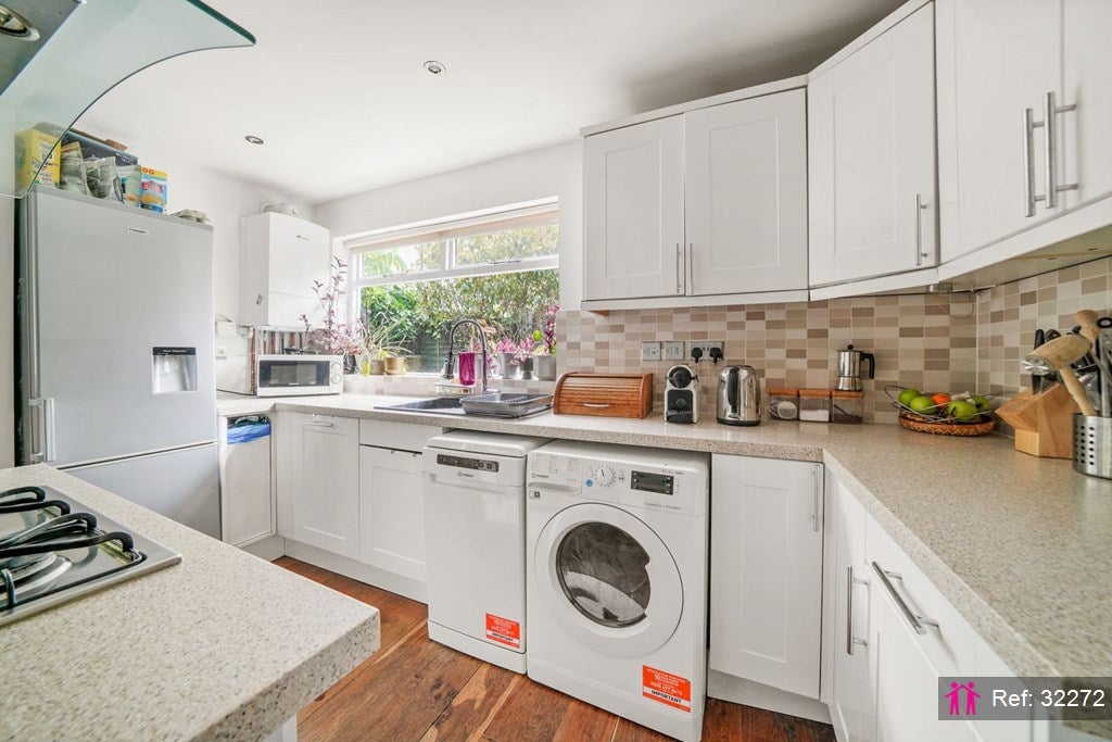 Flat Goldsboro' Road in Greater London