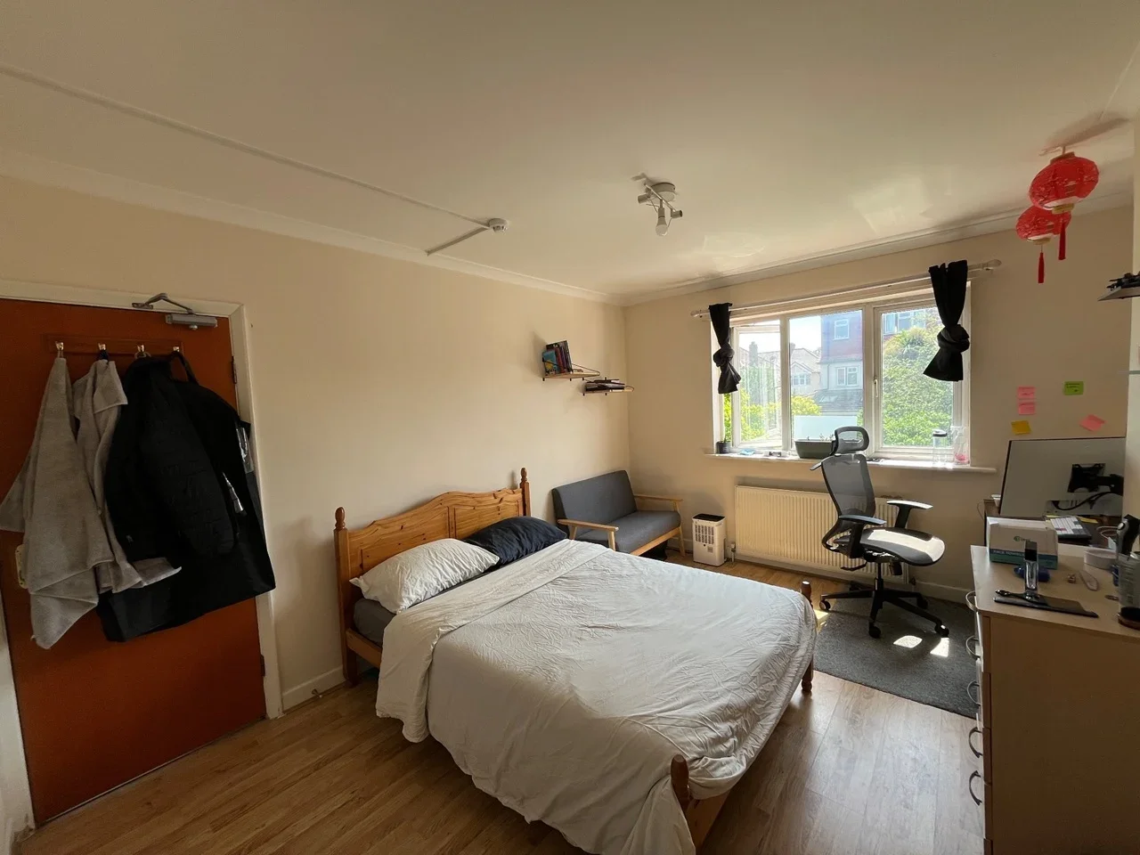 Room Geary Road in Greater London